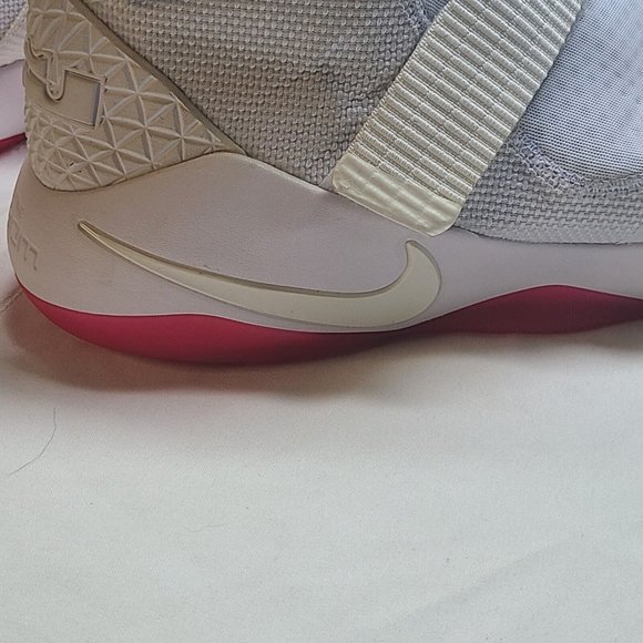 Nike Lebron Soldier XI 11 EP 897644-102  Kay Yow Breast Cancer THINK PINK SZ 17 - Picture 5 of 11